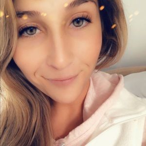 Meet your Posher, Natosha